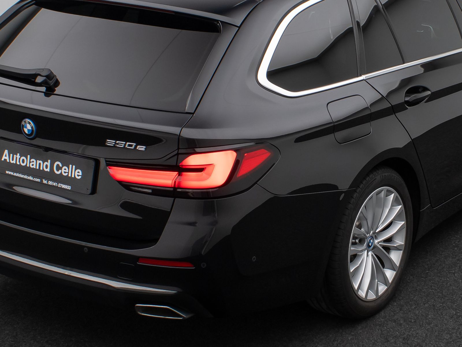 Fahrzeugabbildung BMW 530e xD Luxury Line Kamera HUD DAB HiFi Sport