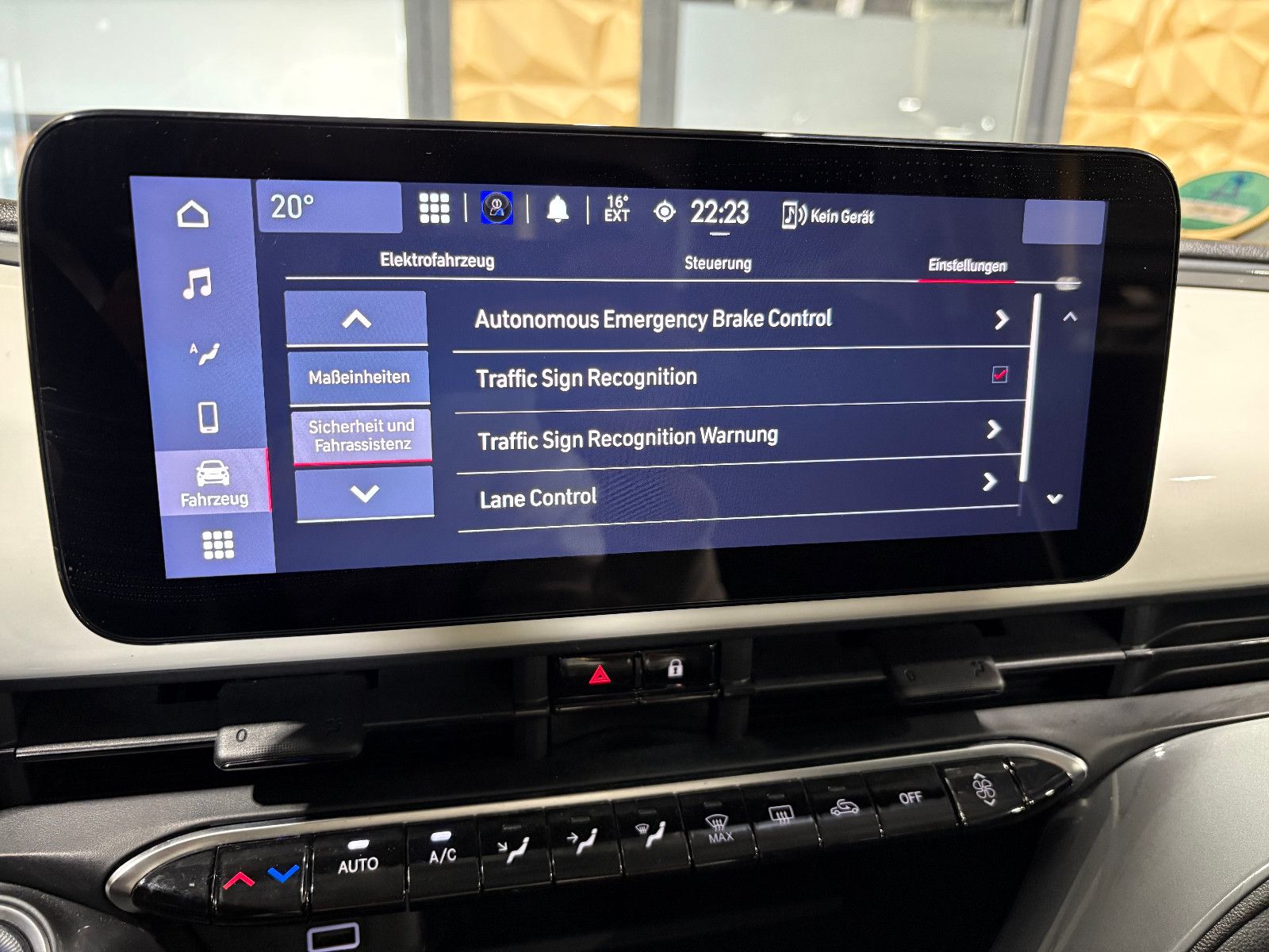 Fahrzeugabbildung Fiat 500e/Basis/TEMPOMAT/APPLE/KLIMA/SPURHALTEASSISTE