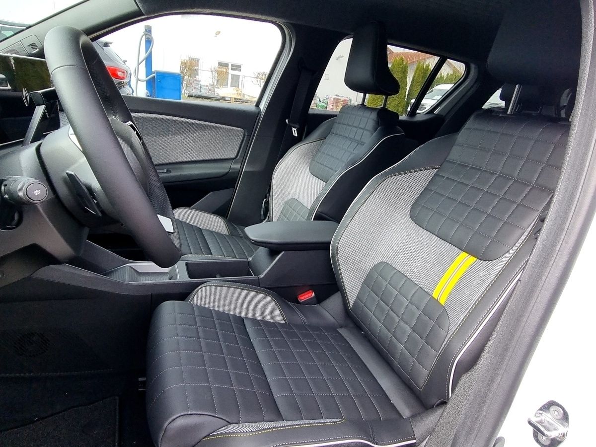 Fahrzeugabbildung Renault R 4 E-Tech elektrisch Iconic 150 Comfort Range