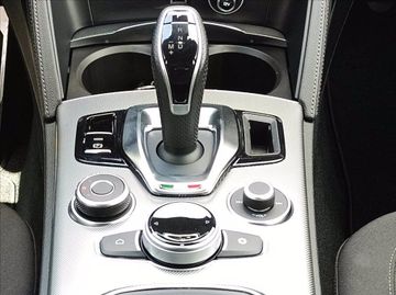 Alfa-Romeo Stelvio - 4