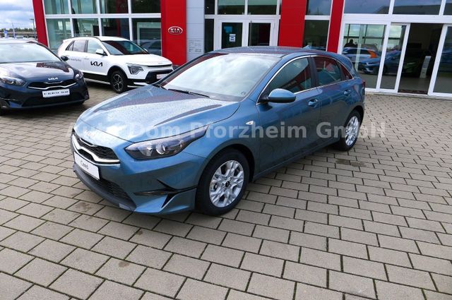 Kia Ceed 1.5T 140 Vision / Komfort+/ Navi/UVO/Kamera