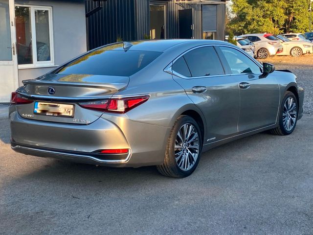 Lexus ES 300h NAVI-SYS/R-KAMERA/PANO/LEDER/