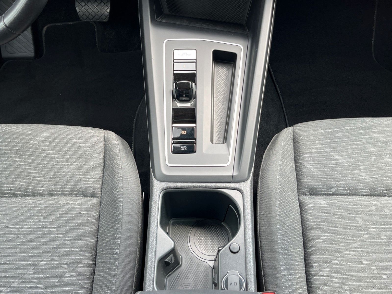 Fahrzeugabbildung Volkswagen VIII*DSG*LED*SHZ*NAVI*ViCo*PDC**