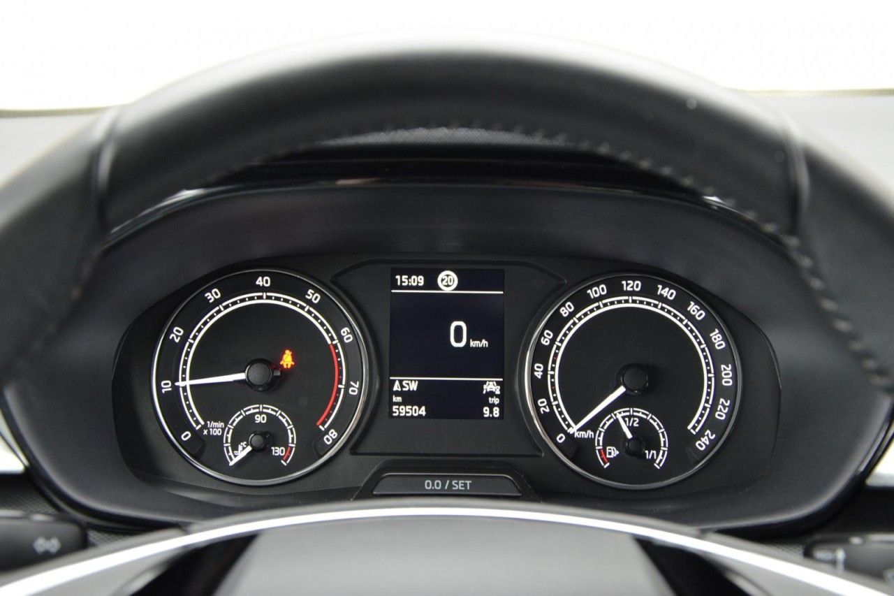 Fahrzeugabbildung SKODA Fabia Ambition 1.0l TSI 81kW 6-Gang LED Navi