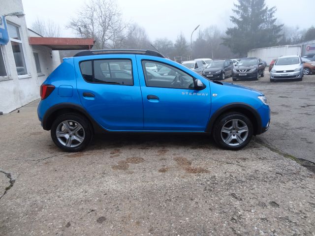 Fahrzeugabbildung Dacia Sandero II Stepway Prestige/1.Hd/Navi/PDC/87TKM/