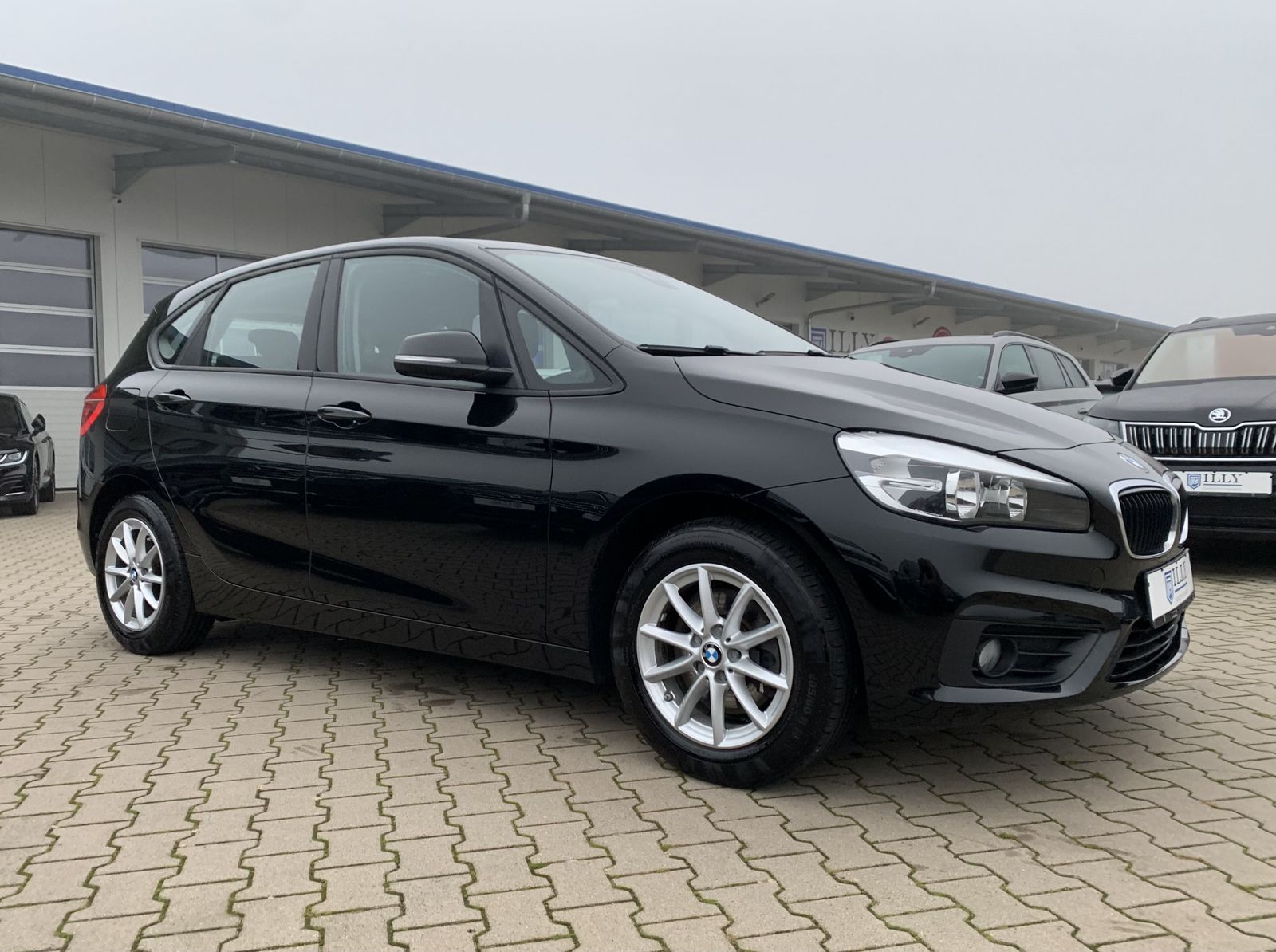 Fahrzeugabbildung BMW 220 Active Tourer Advantage*Navi*LED*AHK*Temp.*