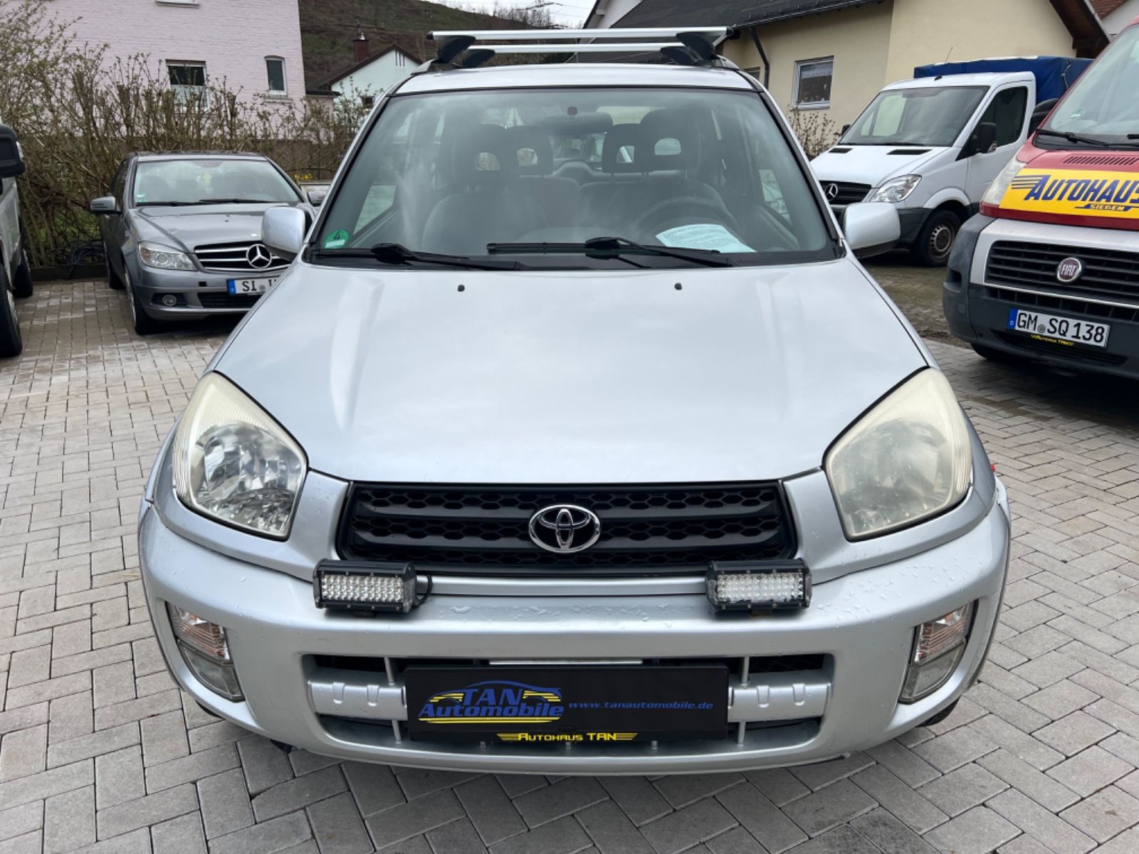 Fahrzeugabbildung Toyota RAV 4 2.0 4x4