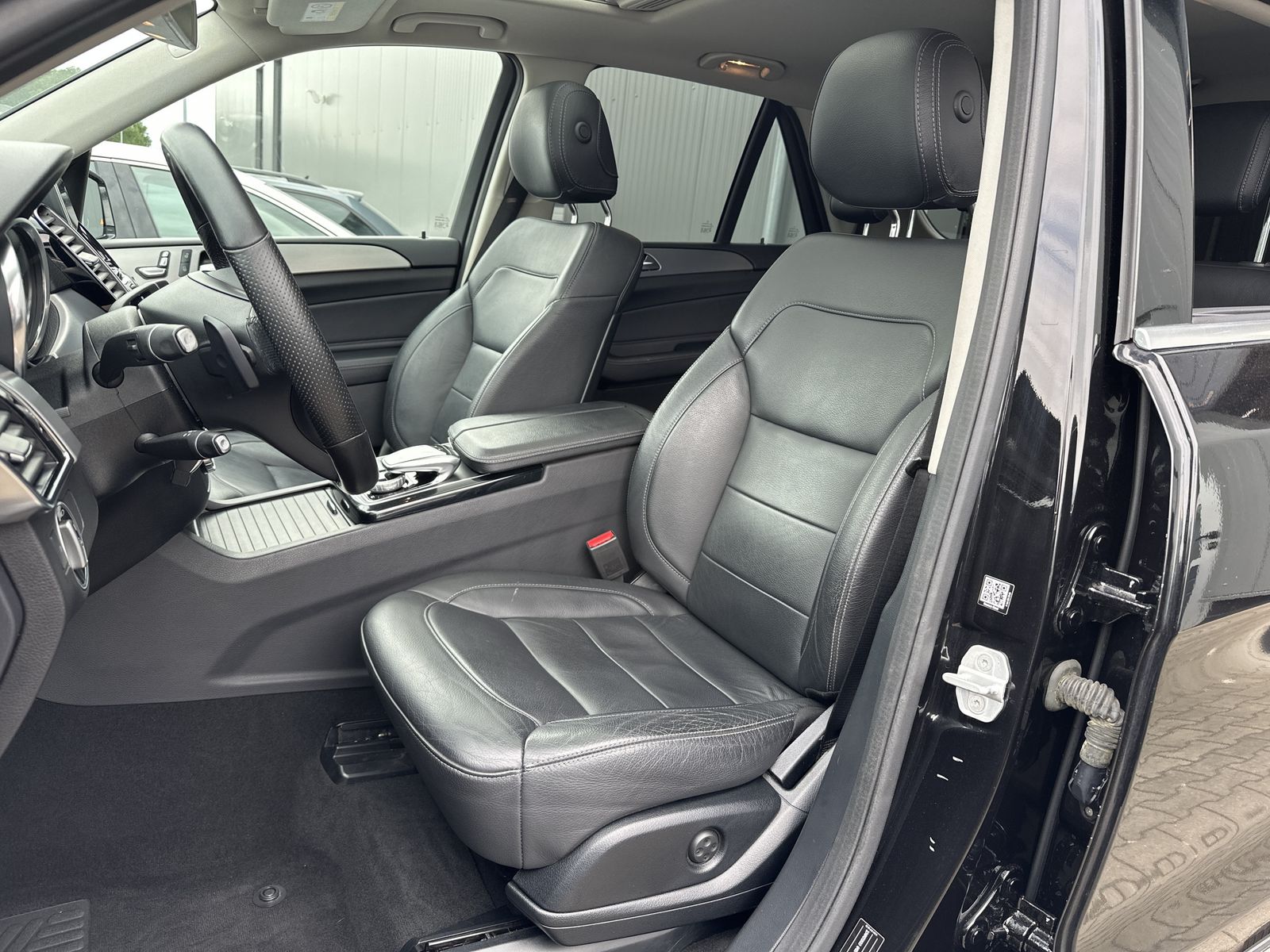 Fahrzeugabbildung Mercedes-Benz GLE 350d 4Matic 9G NAV+LED+SHZ+GLASDACH+EU6
