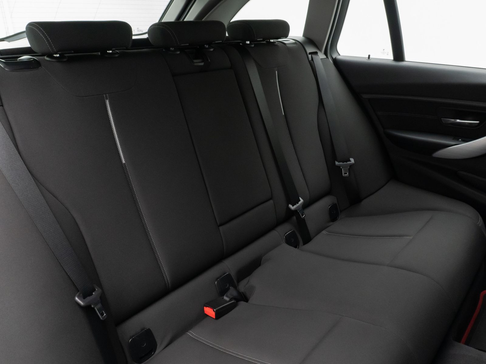 Fahrzeugabbildung BMW 320i Sport Line PDC Xenon AHK Geschwindigkeitsre