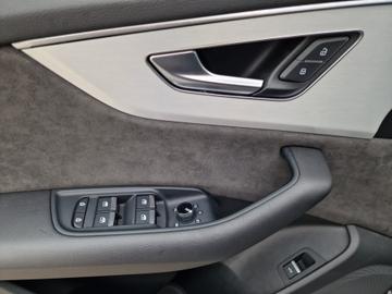 2022 AUDI SQ8 — миниатюра 15