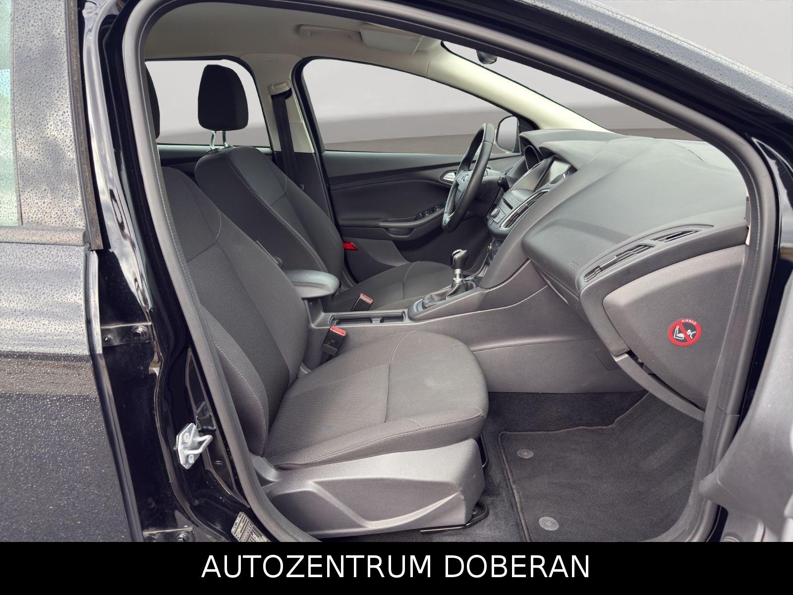 Ford Focus 2015 — photo 15