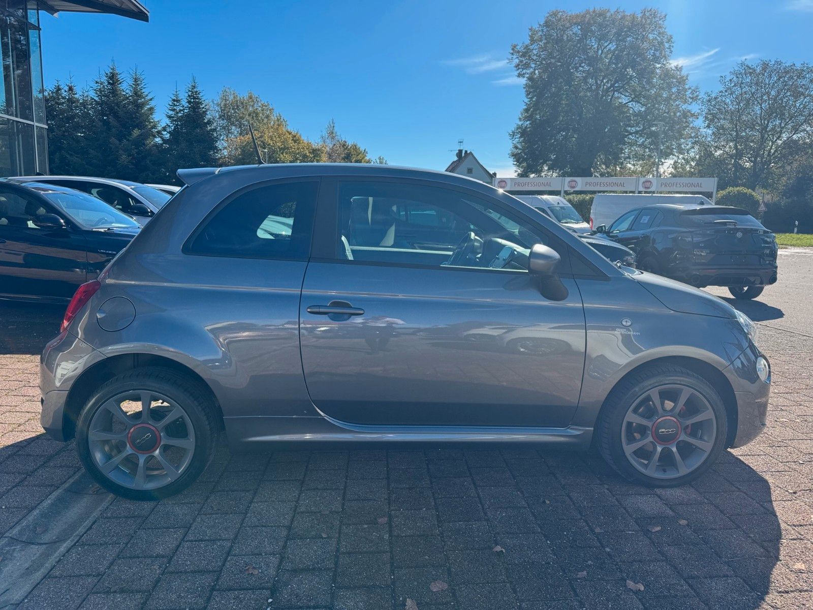 Fahrzeugabbildung Fiat 500 S PDC TEMPOMAT KLIMAAUTOMATIK