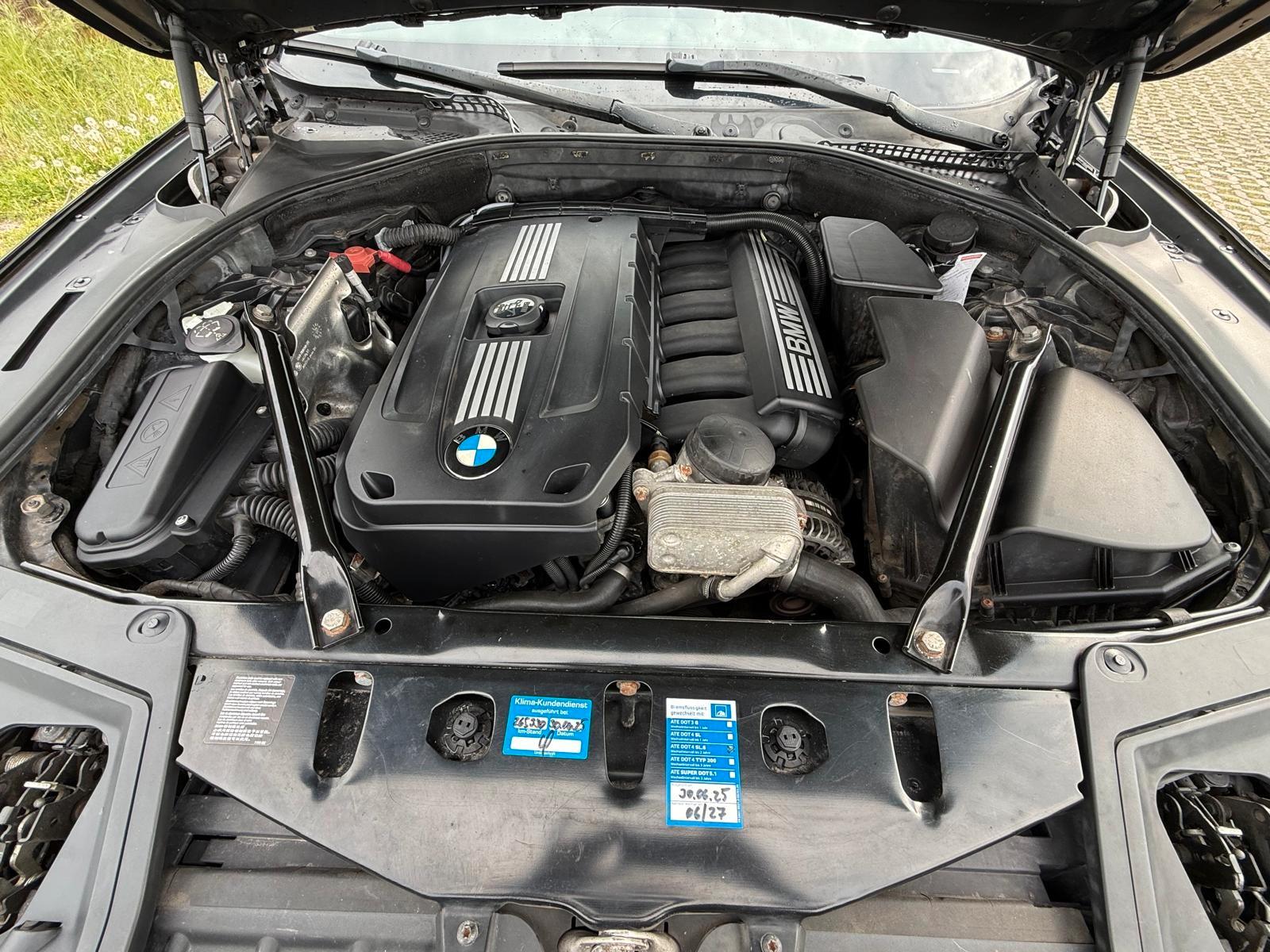 BMW 530 2011 — photo 12