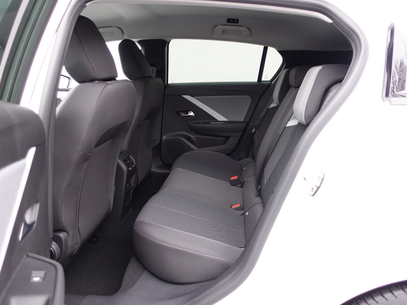 Fahrzeugabbildung Opel Astra Edition 1.6T Plug-In Hybrid Navi,Kamera