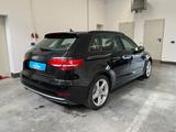 Audi A3 Sportback 1.6 TDI*Xenon*PDC*NAVI*AHK* SHZ+LM+ - Audi A3: Limousine