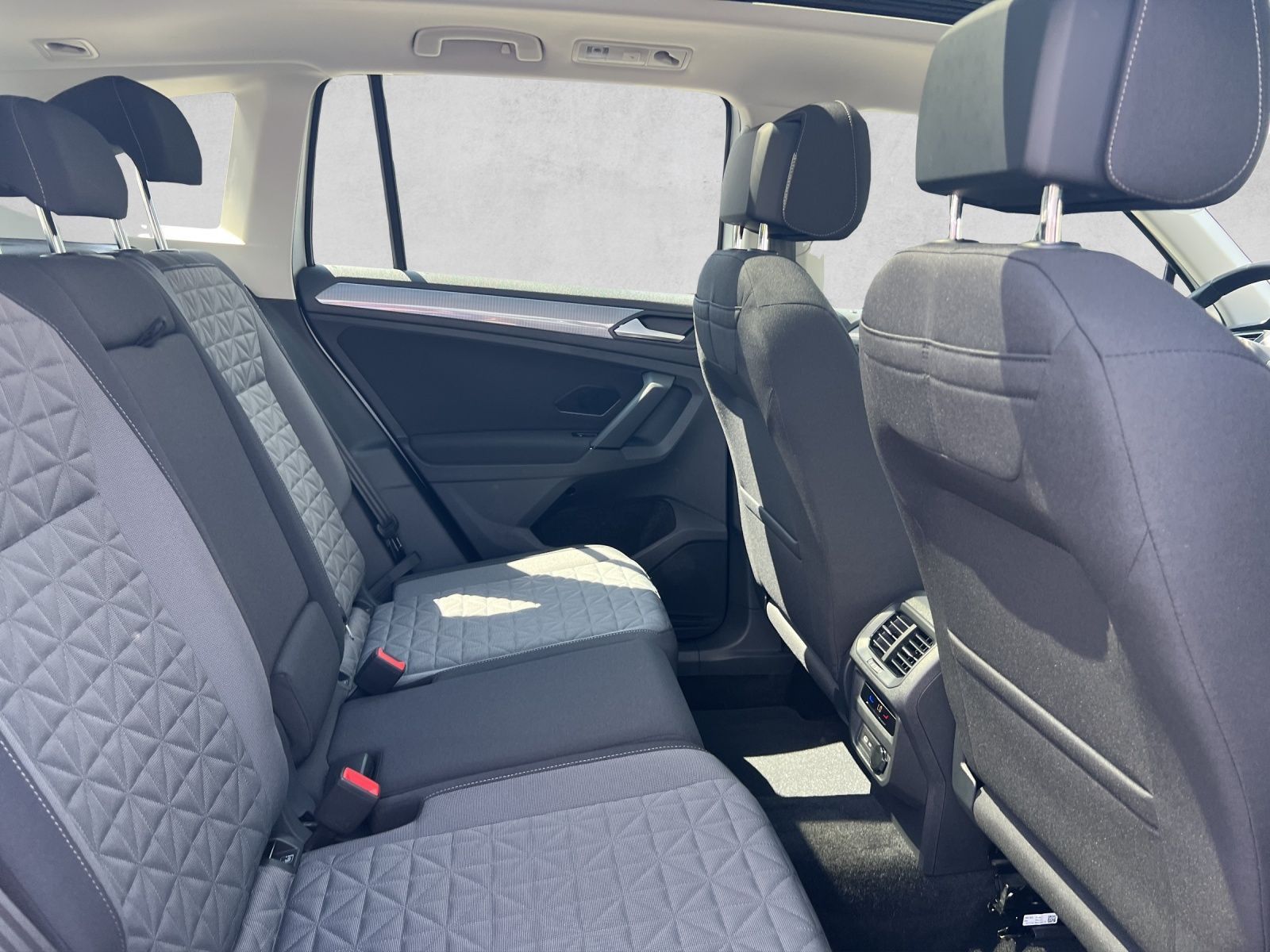 Tiguan Life 2.0 TSI 4M DSG LED*Navi*Pano