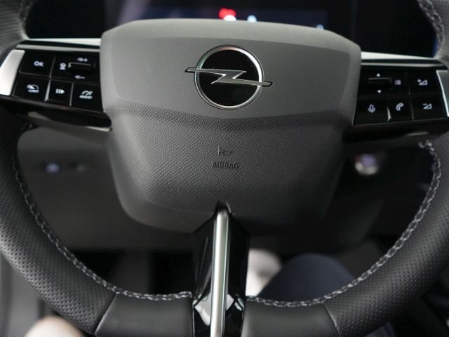 Astra L ST ULTIMATE AT+NAVI+360 GRAD KAMERA+SCHI