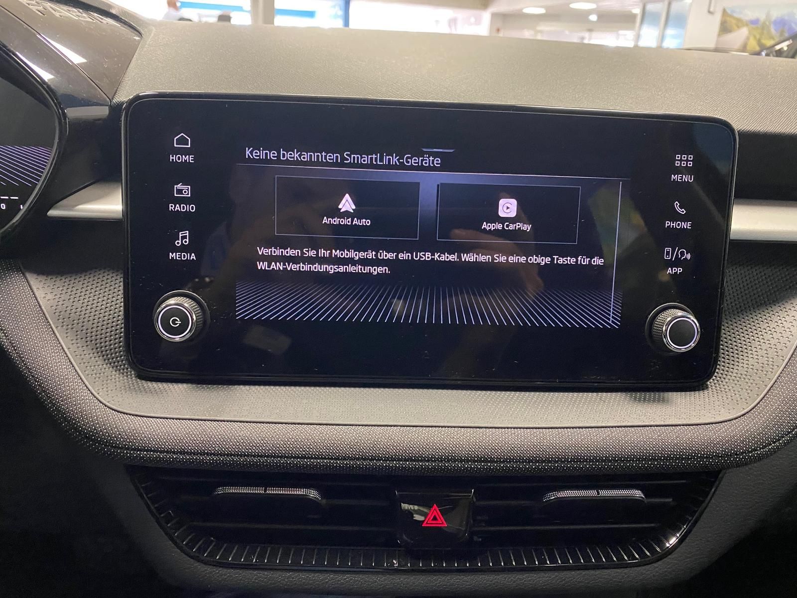 Fahrzeugabbildung SKODA Fabia 1.0 TSI DSG Selection APP+RFK+KLIMA+GA2031
