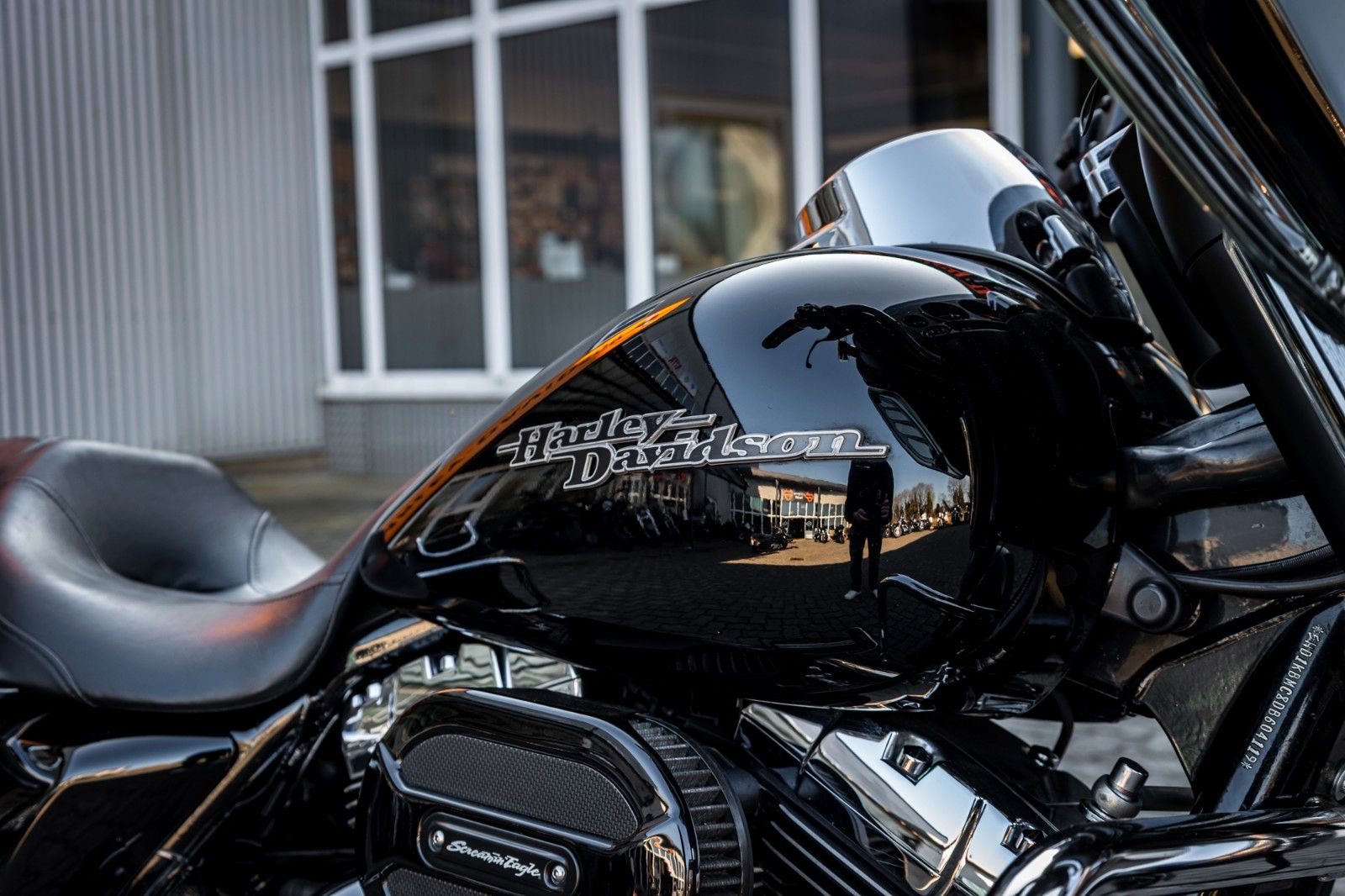 Fahrzeugabbildung Harley-Davidson FLHX Street Glide 103 cui - KERN-AUSPUFF