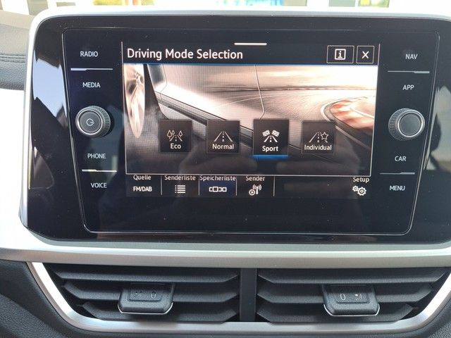 Fahrzeugabbildung Volkswagen T-Roc 1.0 TSI Move AHK Navi LED AID ACC Park-Ass