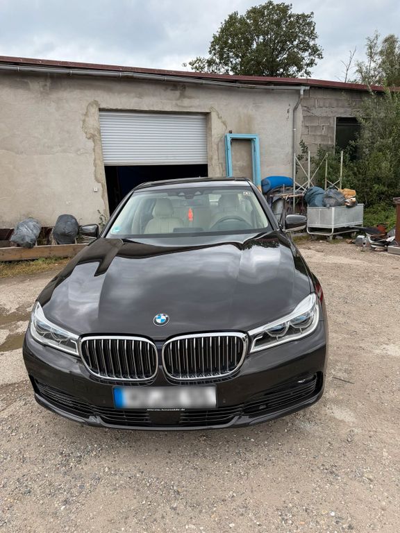 Image of BMW 730