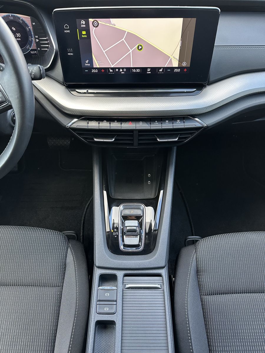 Fahrzeugabbildung SKODA Octavia Combi 2.0 TDI DSG Ambition NAV+LED+VCOCK
