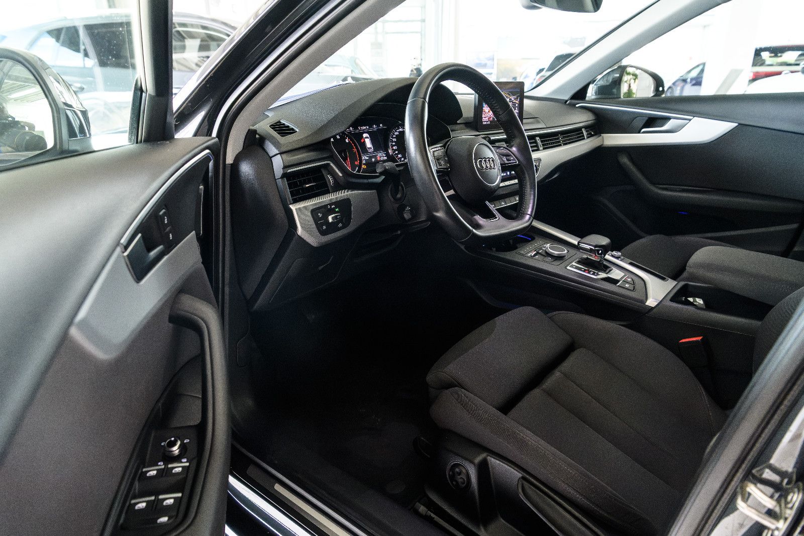Fahrzeugabbildung Audi A4 Avant sport +LED +MICHELIN