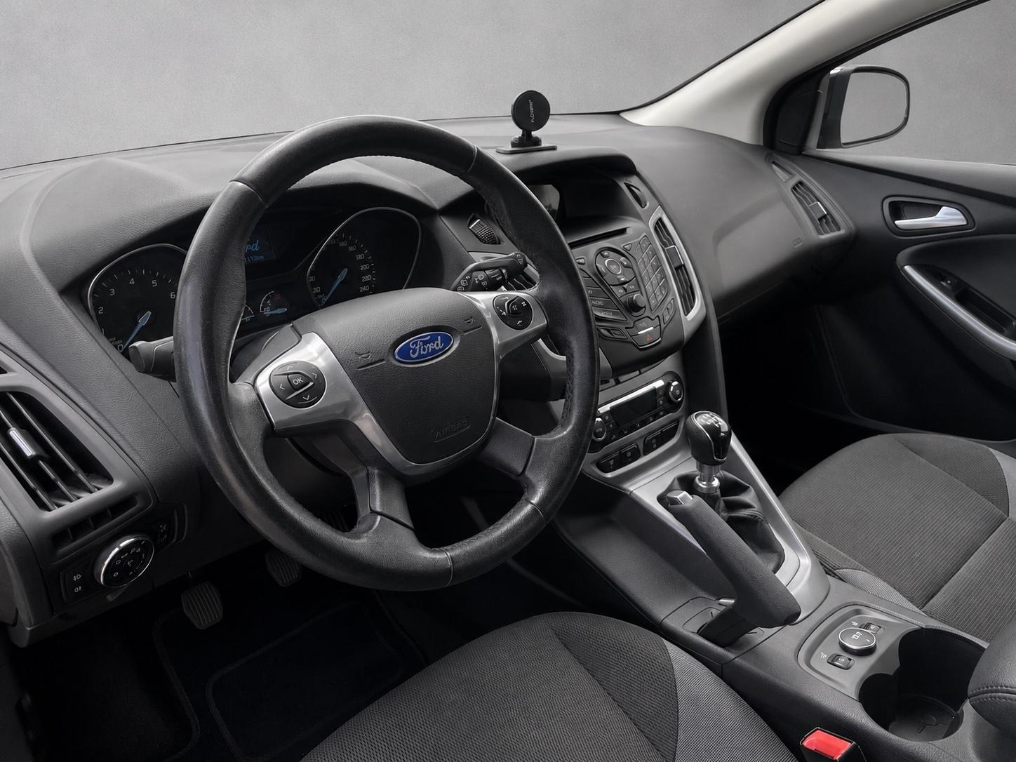 Ford Focus 2014 — photo 11