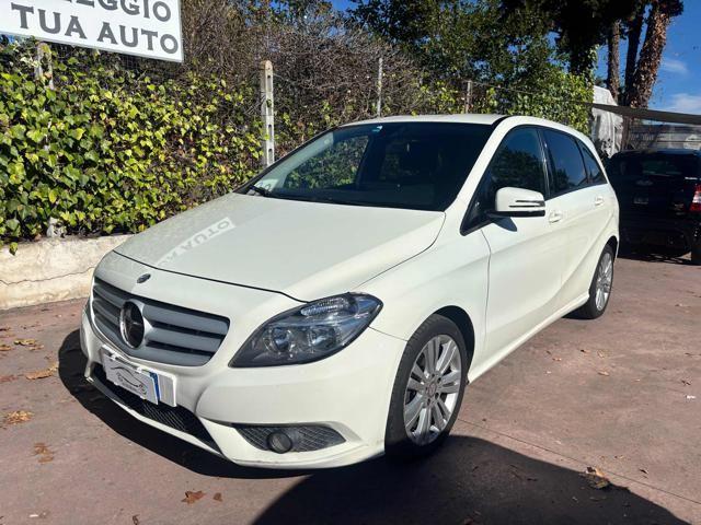 Mercedes-Benz B 180