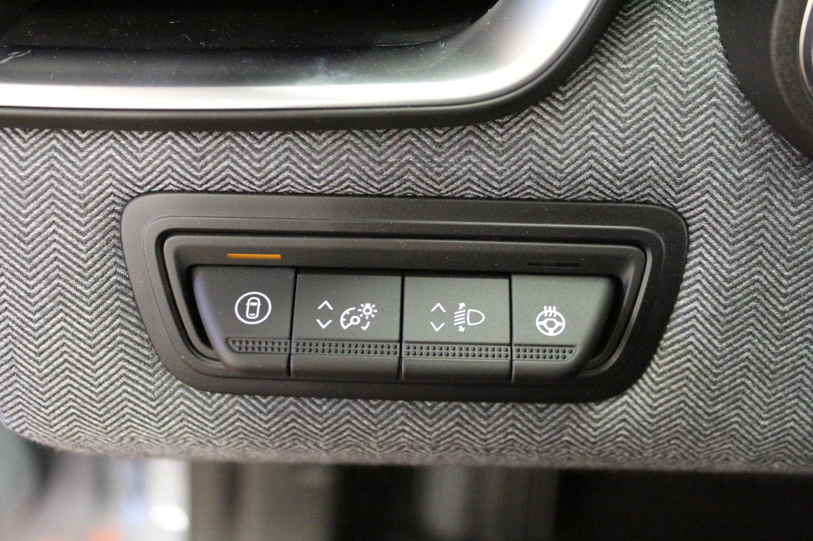 Fahrzeugabbildung Renault Clio TCe 90 Techno *Look-Paket*Winter-Paket*Bose