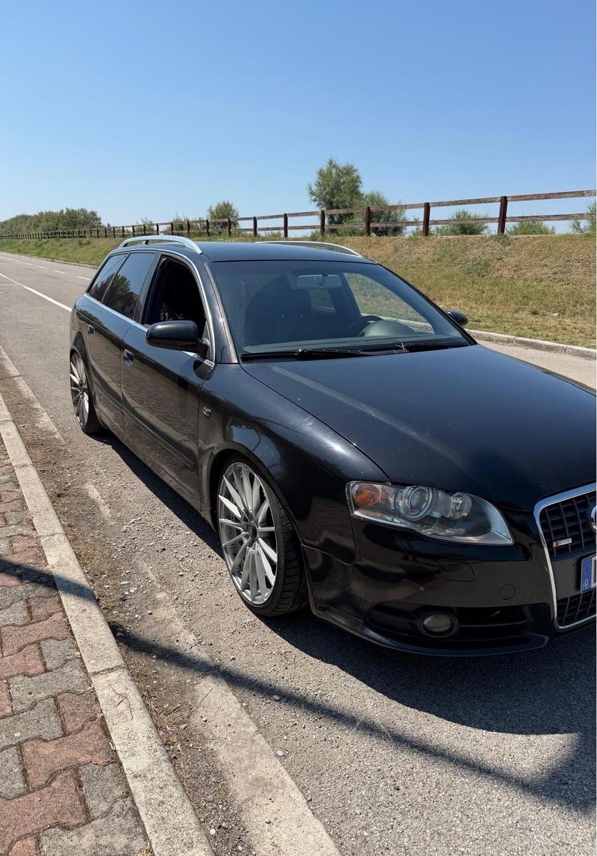 Audi A4 2005 — rear view