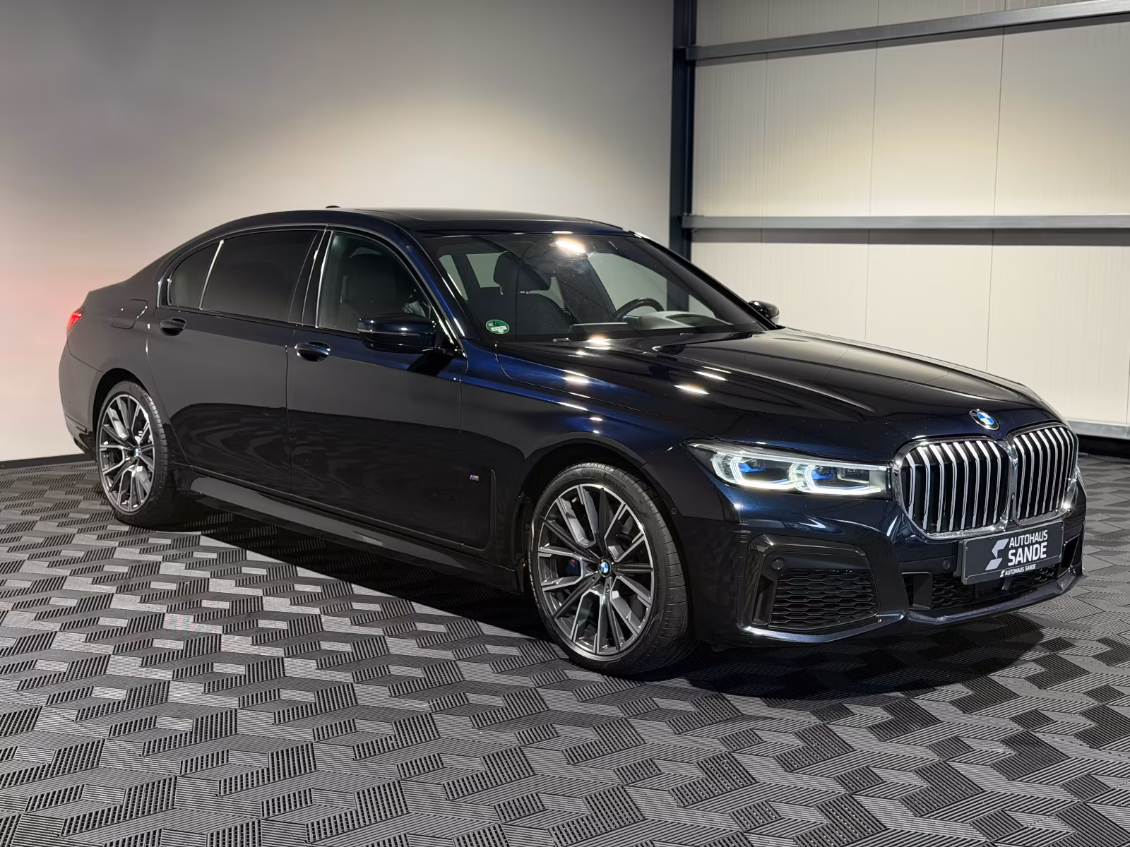 BMW 750 L d xDrive M-Sportpaket *LANG*TV PLUS*MASSAG