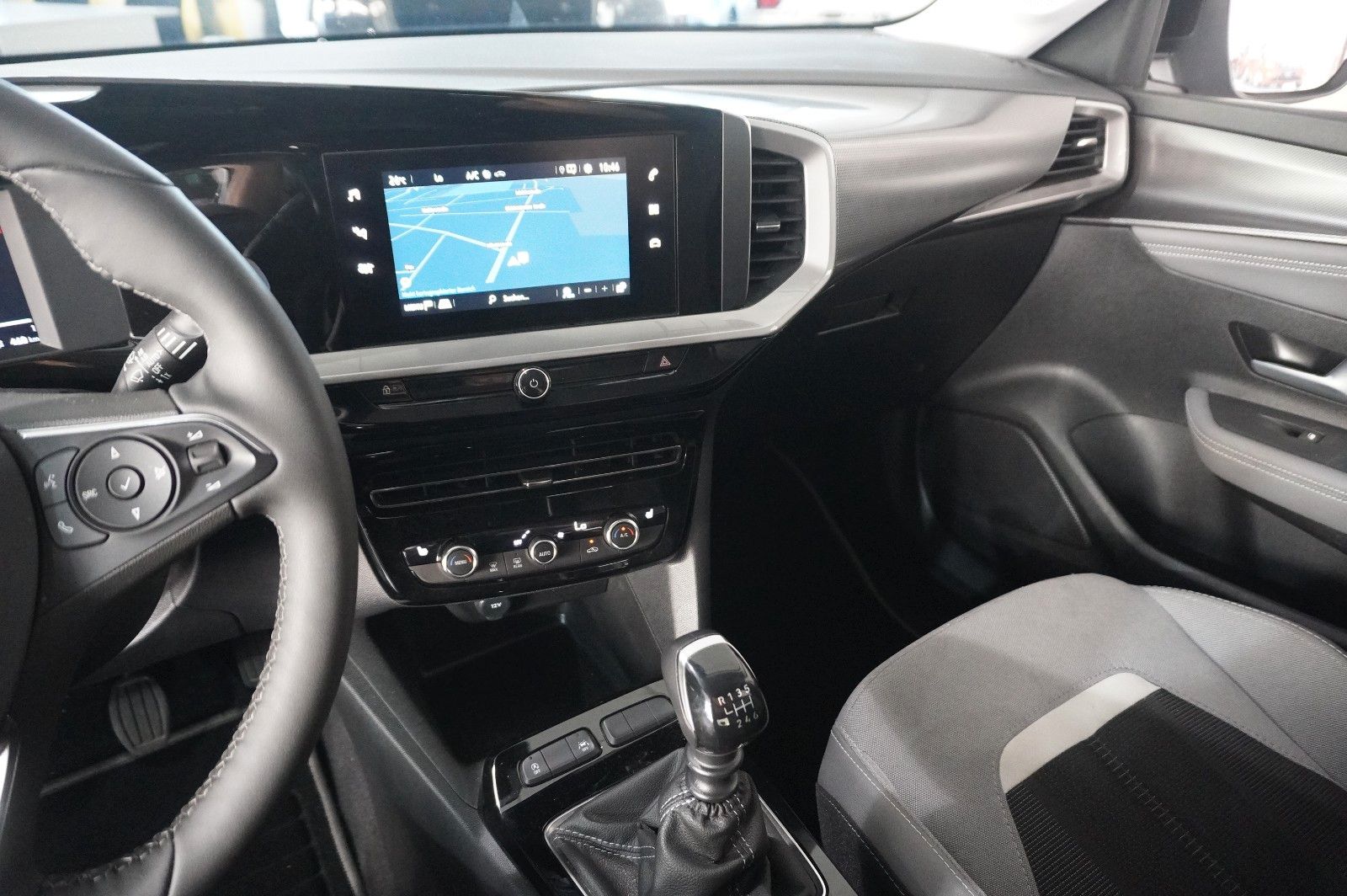 Fahrzeugabbildung Opel Mokka ELEGANCE 1.2T NAVI/LED/KAMERA/SPORT/SH/DAB