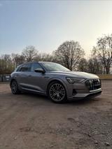 Audi e-tron 55 quattro black AHK VIRTUAL COCKPIT - Audi e-tron: Von Privat