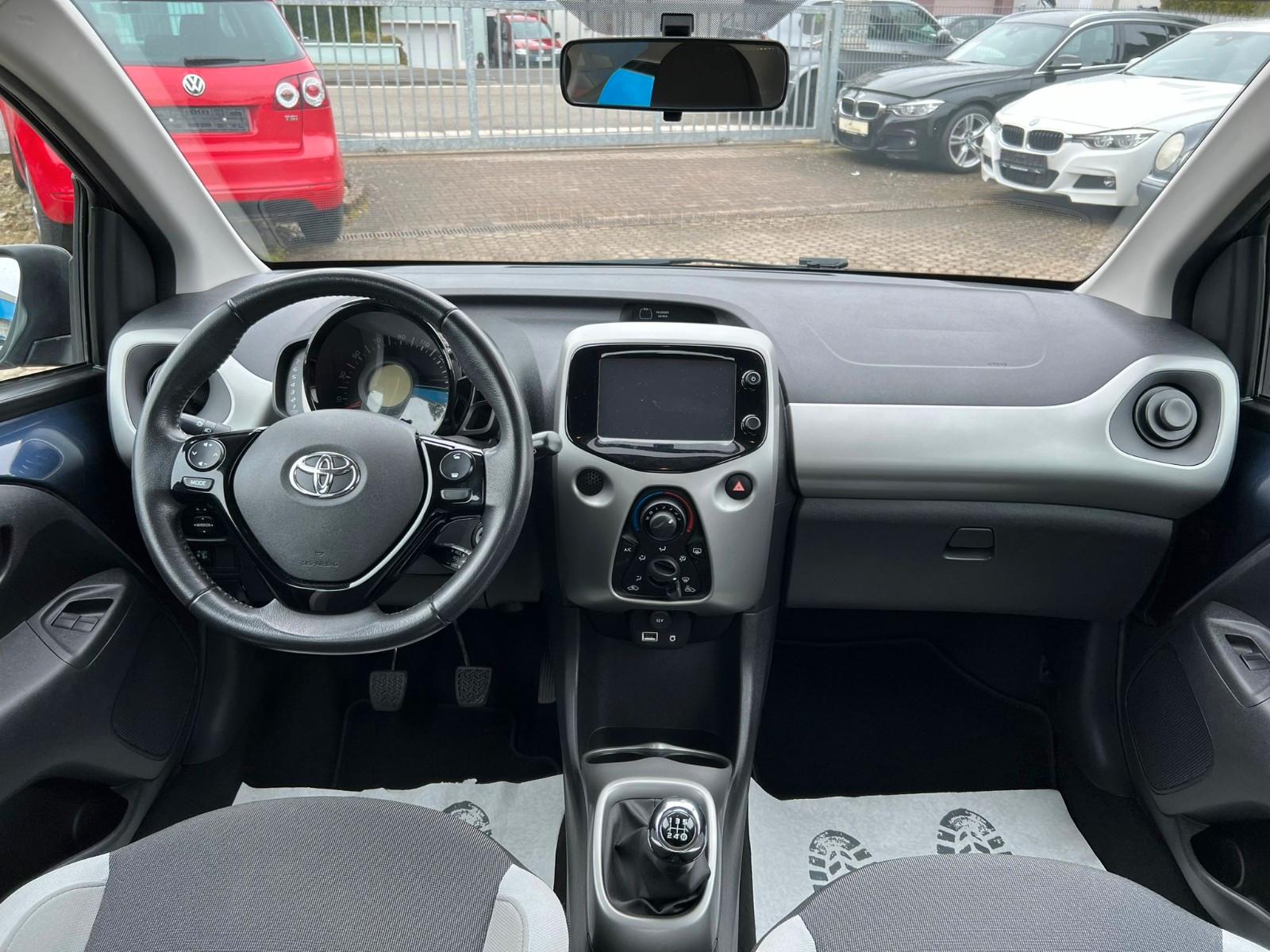 Toyota Aygo AYGO x KLIMA/KAMERA/TEMPOMAT