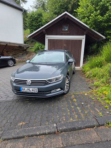 VW Passat Variant 2.0 TDI SCR 140kW Comfortline...