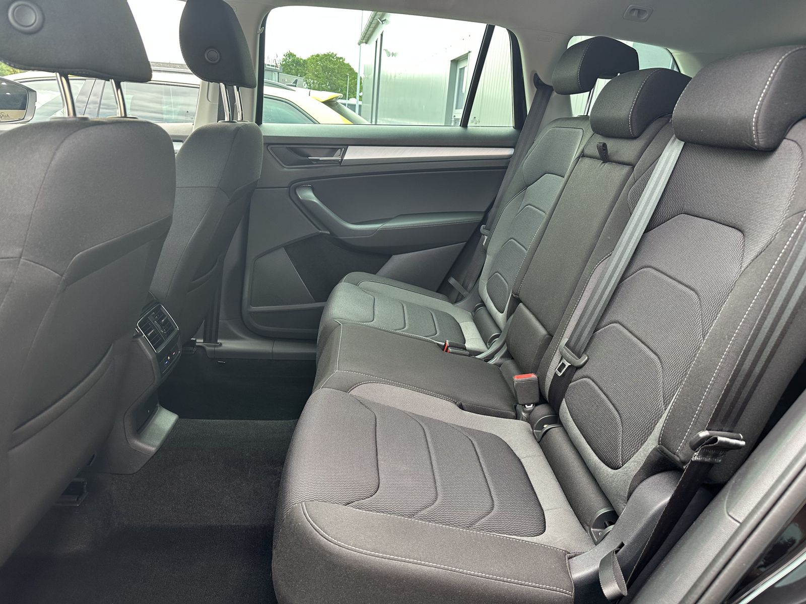 Fahrzeugabbildung SKODA Kodiaq Ambition NAV+LED+ACC+AHK+KAMERA+CARPLAY