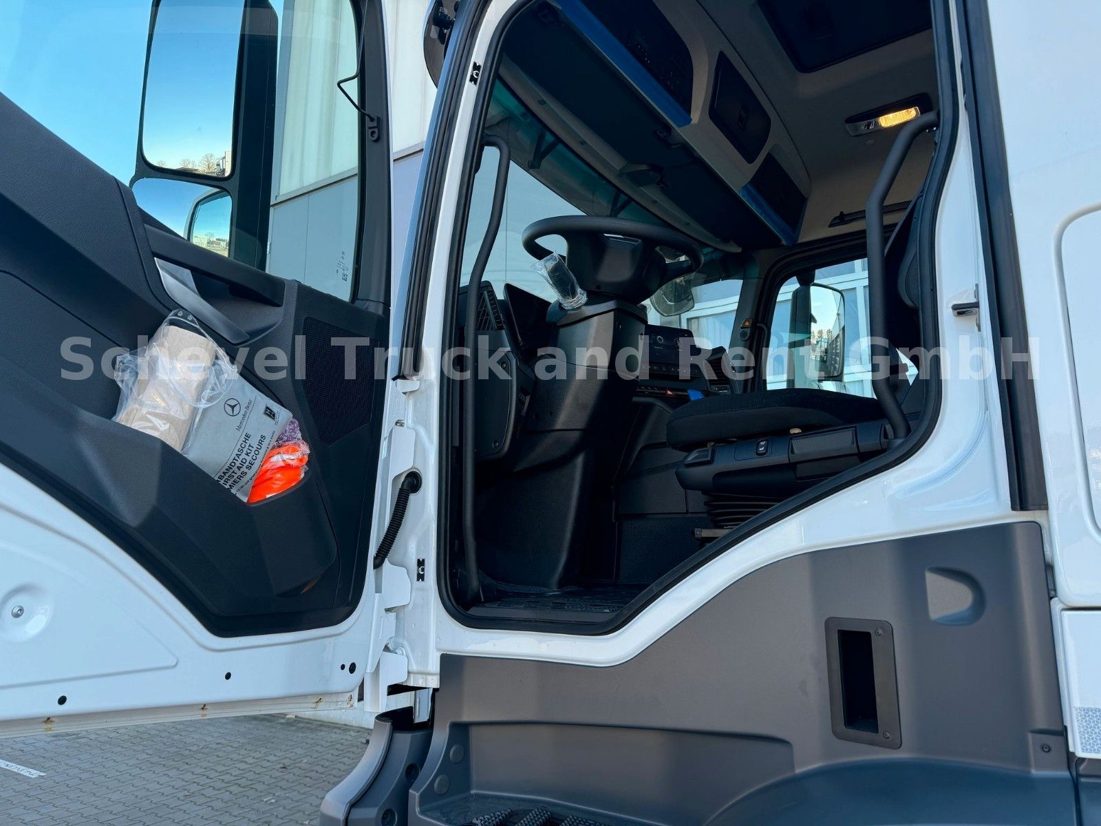 Fahrzeugabbildung Mercedes-Benz Arocs 3351 MEILLER RS 21.60 / Winterdienst 9t.VA