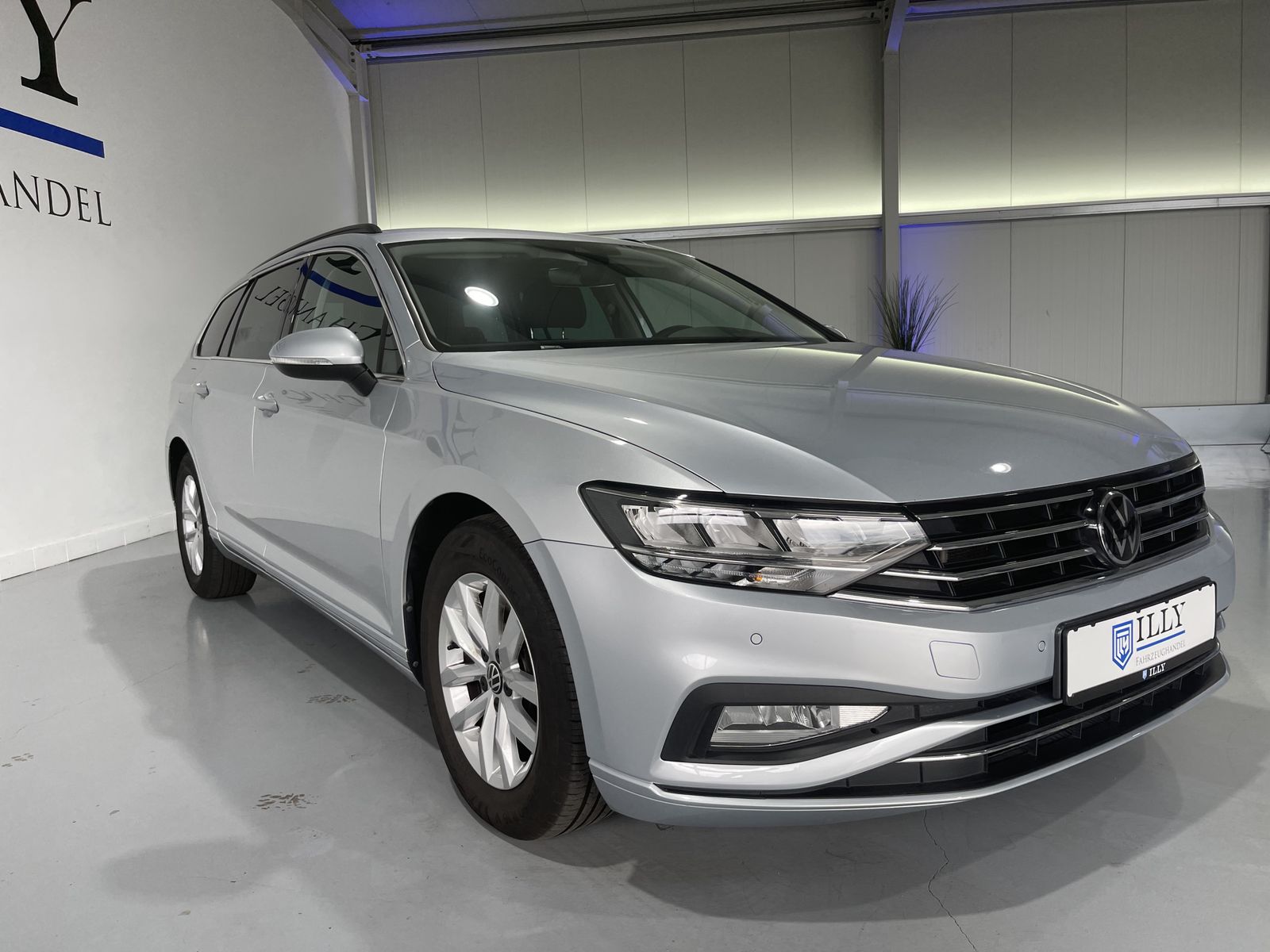 Fahrzeugabbildung Volkswagen Passat Variant Business 2.0 TDI*LED*AHK*ACC*Cam*