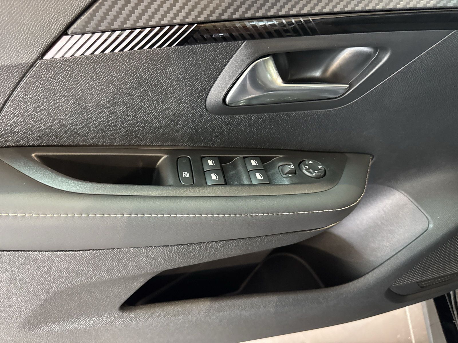 Peugeot 208 - Bild 13