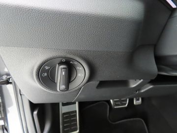Fotografie 15 des Skoda Karoq Sportline 1.5 TSi DSG 5-J.Garantie AHK Pan