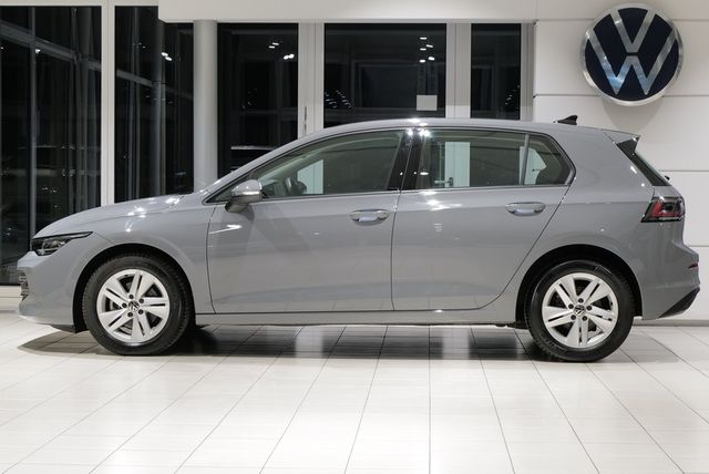 Volkswagen Golf VIII 1.5TSI Life RKam Navi Matrix HuD Totwi