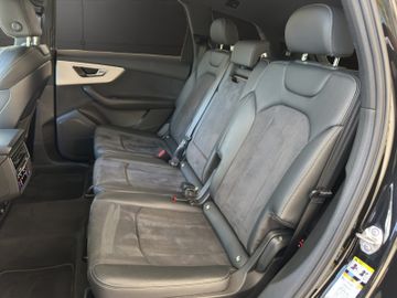 Audi Q7 - 12