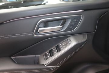 Fotografie des Nissan Qashqai 1.3 DIG-T MHEV Tekna Pano HUD Alu SHZ