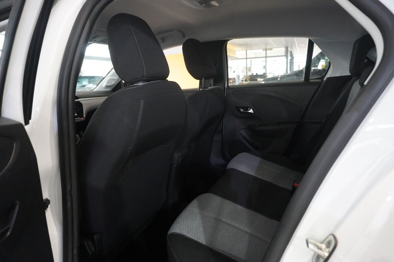 Fahrzeugabbildung Opel Corsa-e F FACELIFT 3-PHASIG NAVI/LED/DAB/11KW/SH