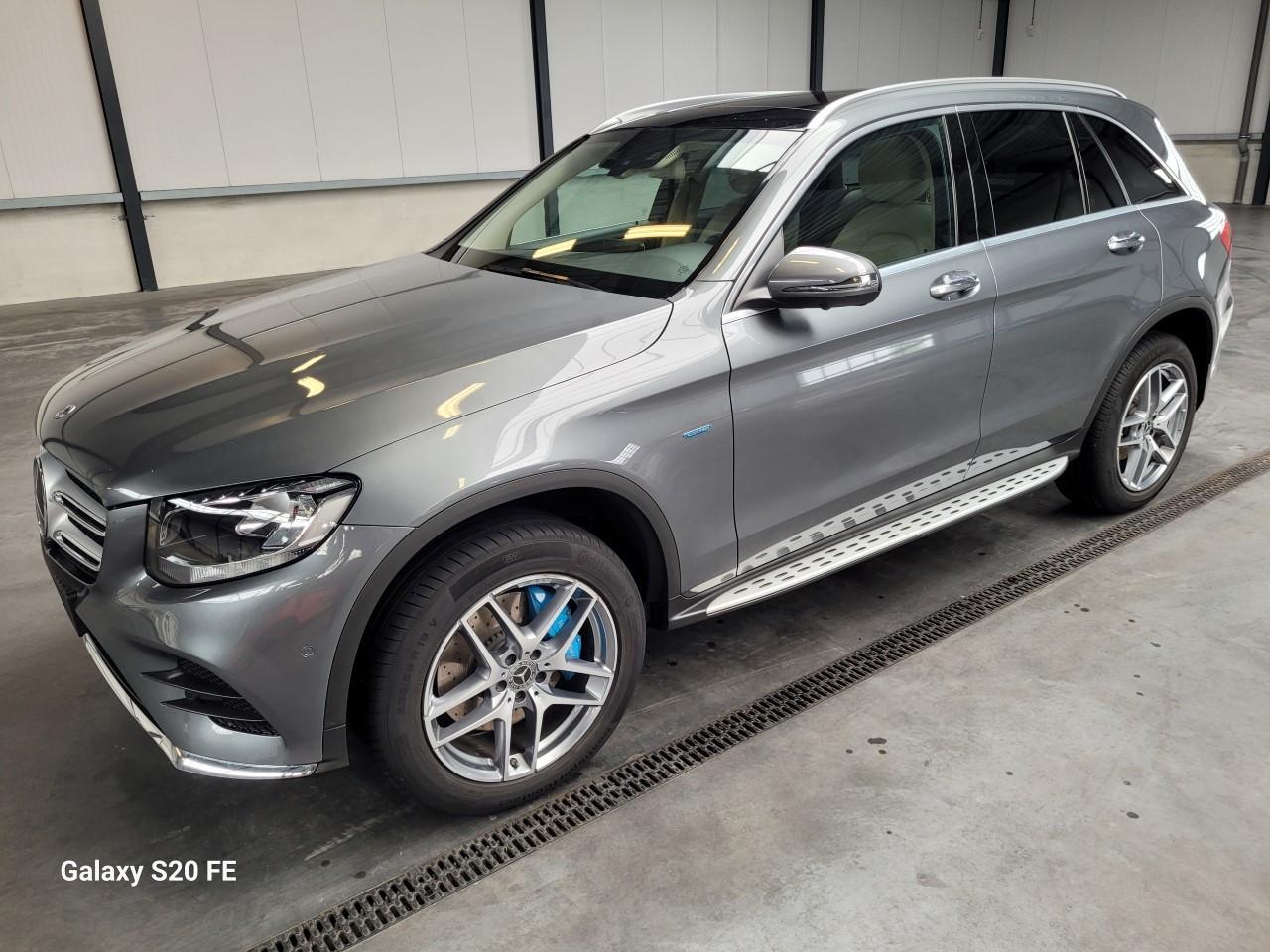Mercedes-Benz GLC 350e 235-KW Automatik 4-MATIC AMG Panorama