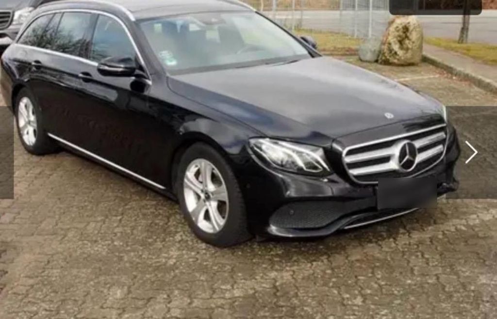 Image of Mercedes-Benz E 220