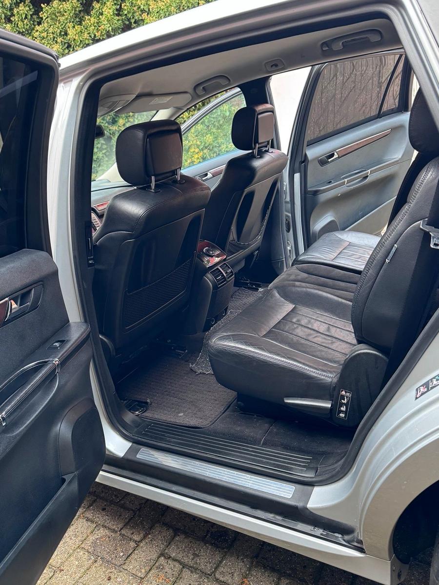 Mercedes-Benz 320 2006 — photo 11