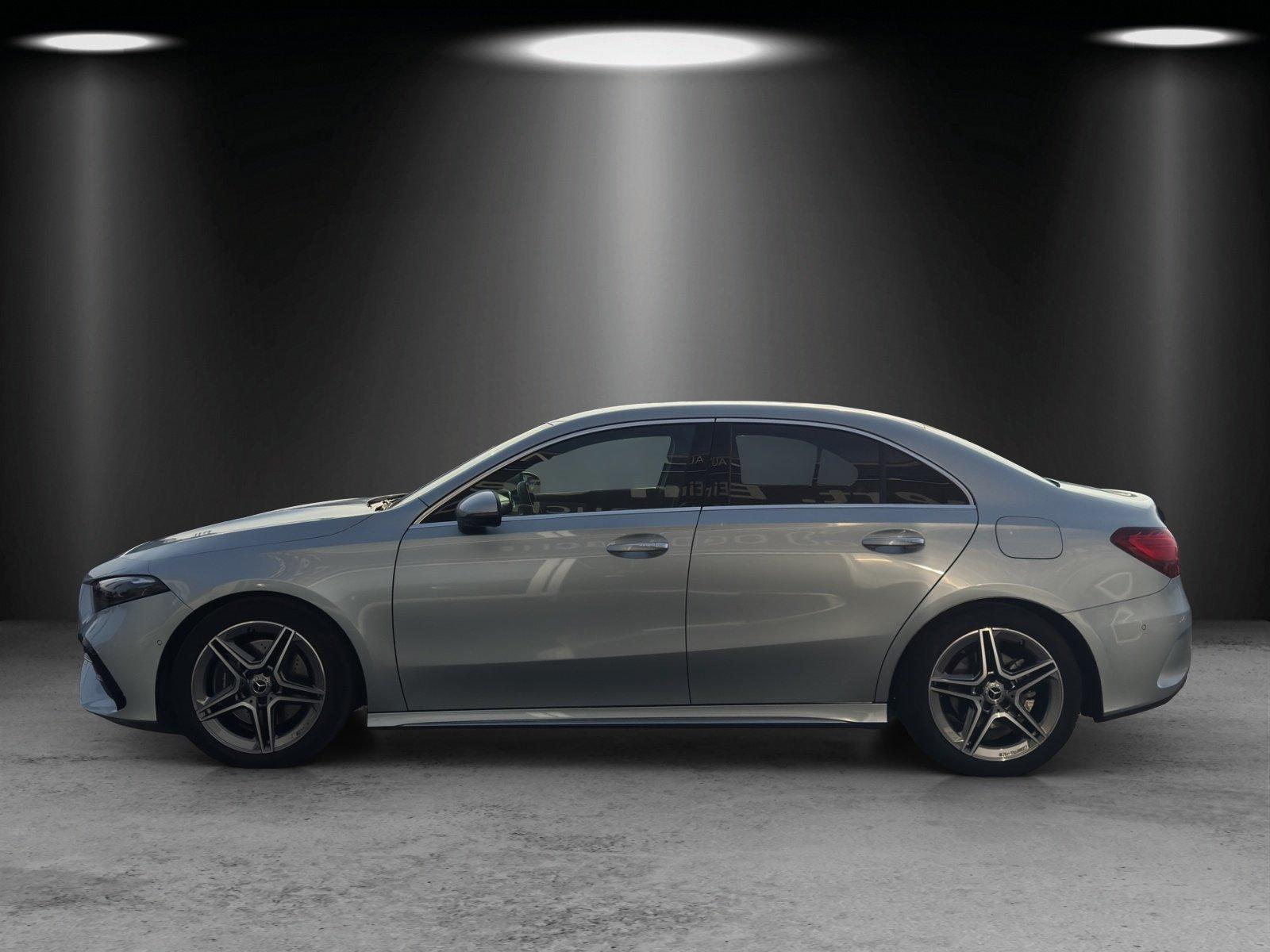 Mercedes-Benz A220d Limo AMG Prem DISTR Memo AHK 360°schw.Glas