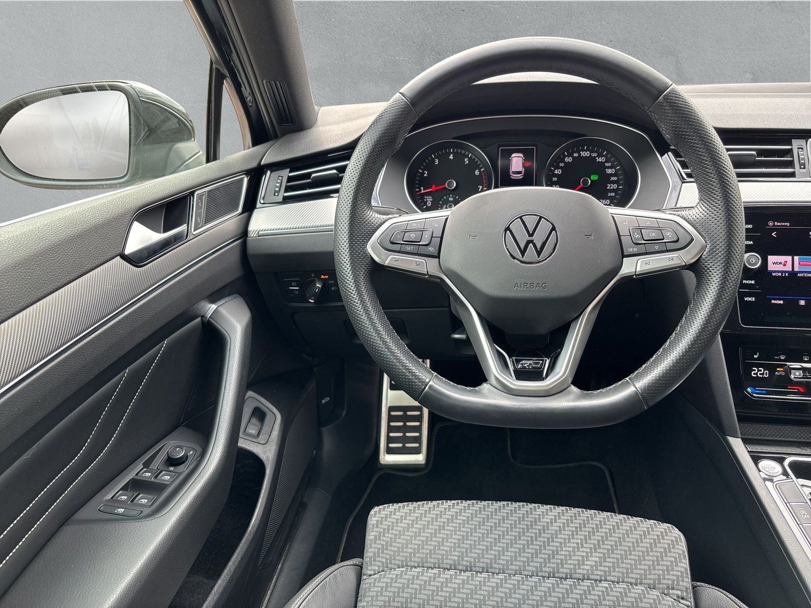 Fahrzeugabbildung Volkswagen Passat Variant Business 2.0 TSI DSG AHK App-Conn